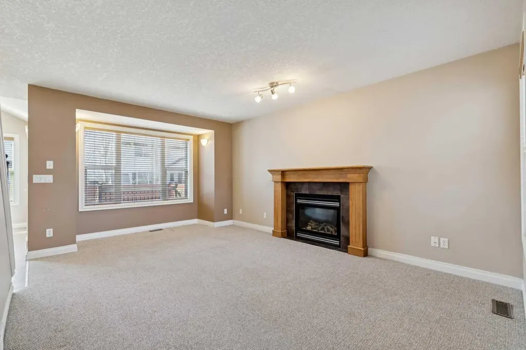 184 Cimarron Park Circle Okotoks AB T1S 2H5
