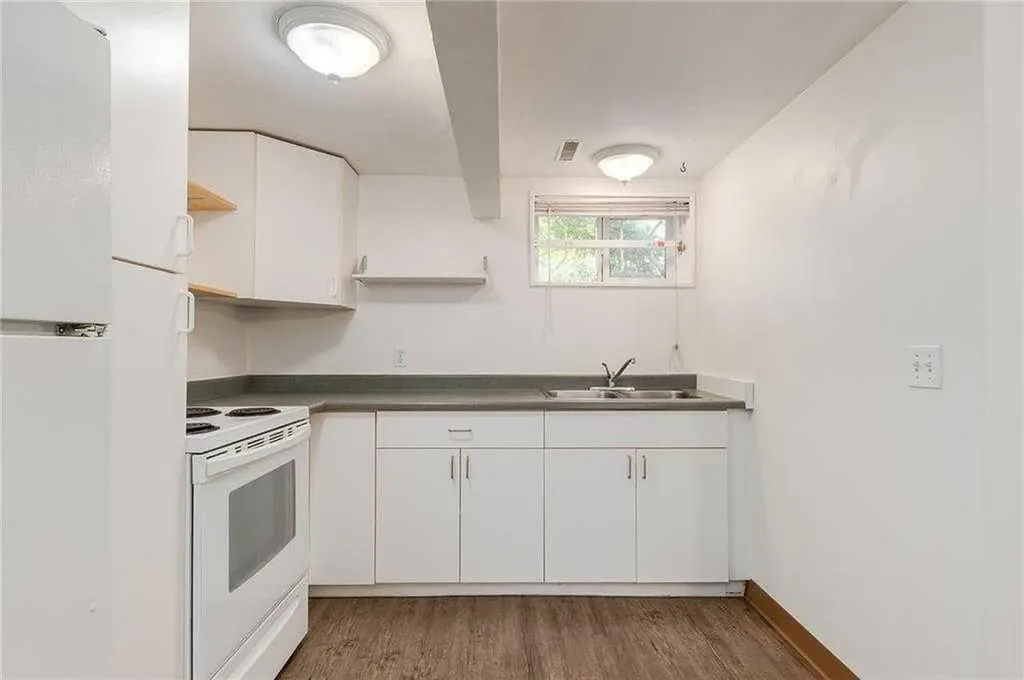 639 18 Avenue NE Calgary AB T2E 1N7