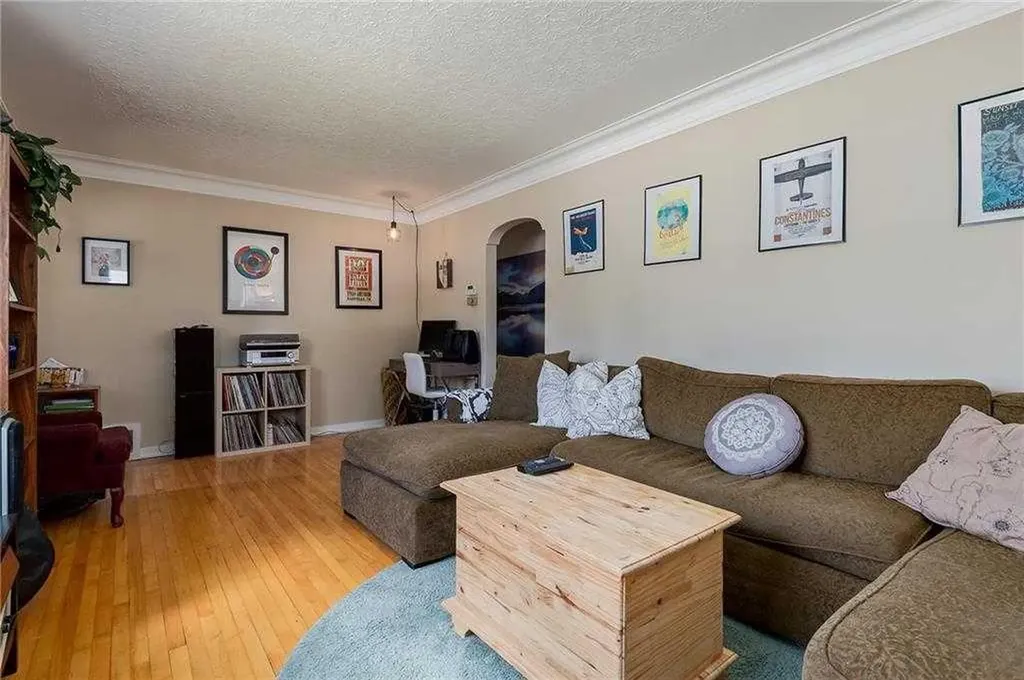 639 18 Avenue NE Calgary AB T2E 1N7