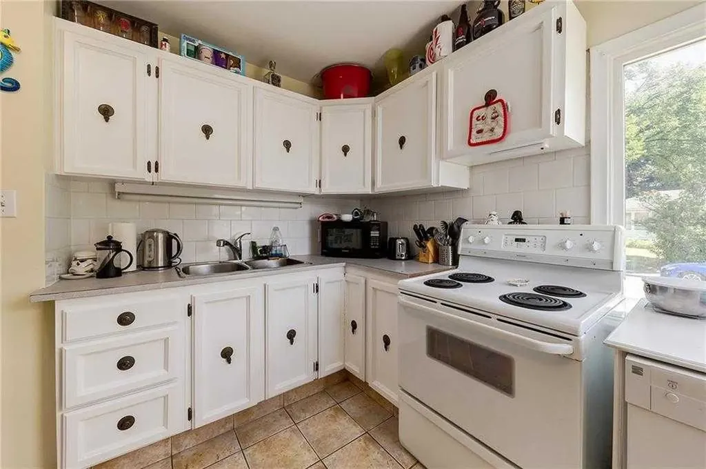 639 18 Avenue NE Calgary AB T2E 1N7