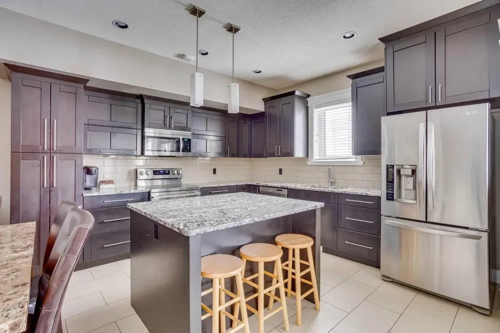 208 Sparrow Hawk Drive Fort Mcmurray AB T9K 0Y8