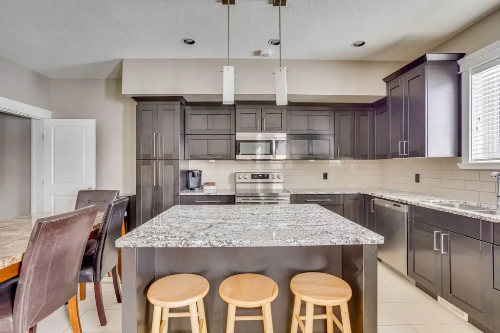 208 Sparrow Hawk Drive Fort Mcmurray AB T9K 0Y8