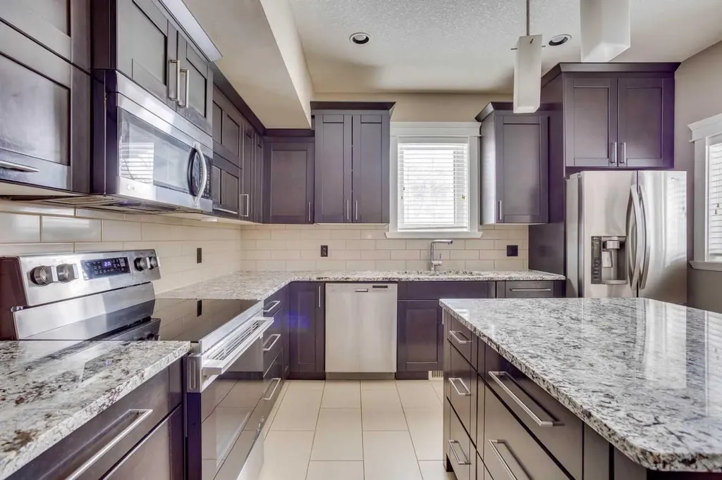 208 Sparrow Hawk Drive Fort Mcmurray AB T9K 0Y8