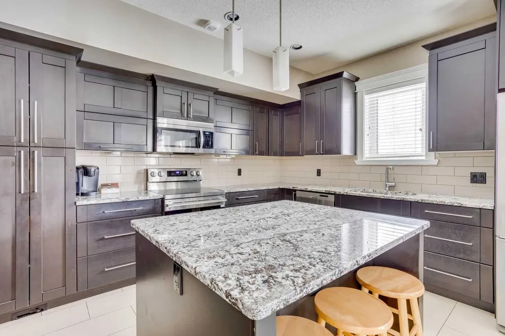 208 Sparrow Hawk Drive Fort Mcmurray AB T9K 0Y8