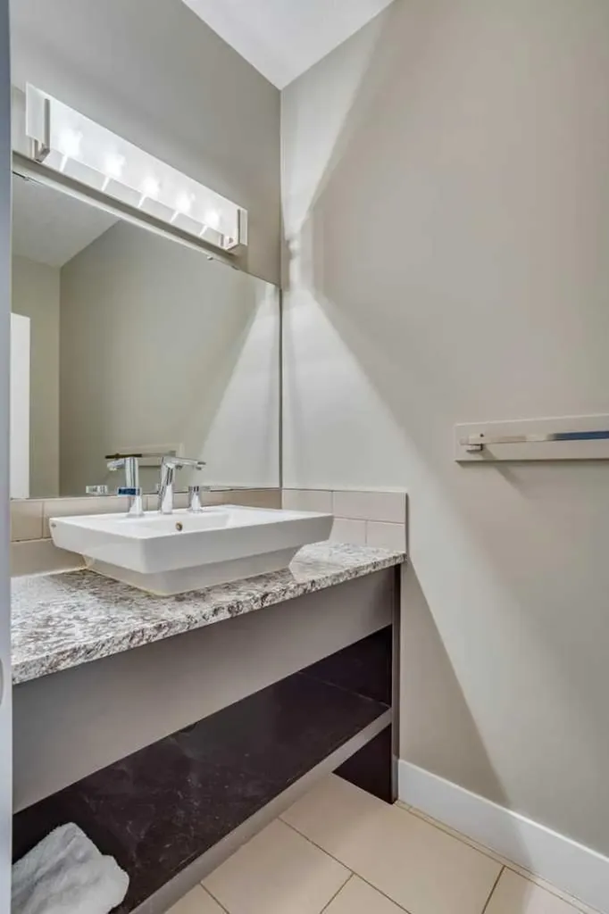 208 Sparrow Hawk Drive Fort Mcmurray AB T9K 0Y8