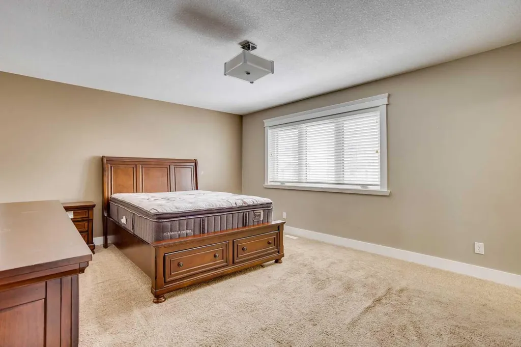 208 Sparrow Hawk Drive Fort Mcmurray AB T9K 0Y8
