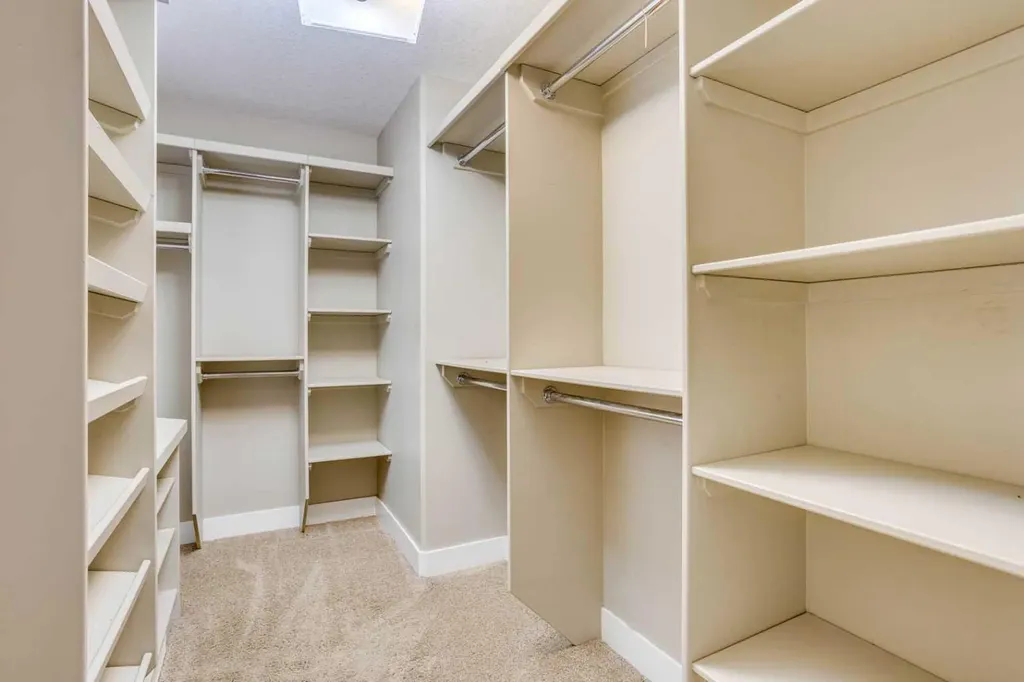 208 Sparrow Hawk Drive Fort Mcmurray AB T9K 0Y8
