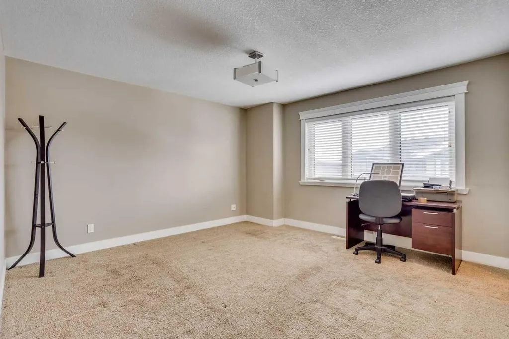 208 Sparrow Hawk Drive Fort Mcmurray AB T9K 0Y8