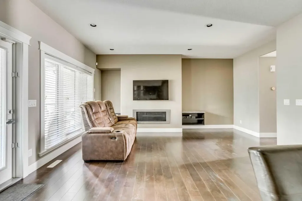 208 Sparrow Hawk Drive Fort Mcmurray AB T9K 0Y8