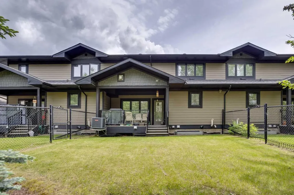 208 Sparrow Hawk Drive Fort Mcmurray AB T9K 0Y8