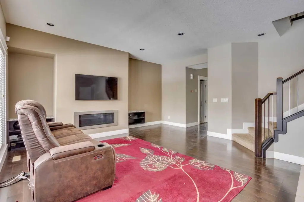 208 Sparrow Hawk Drive Fort Mcmurray AB T9K 0Y8