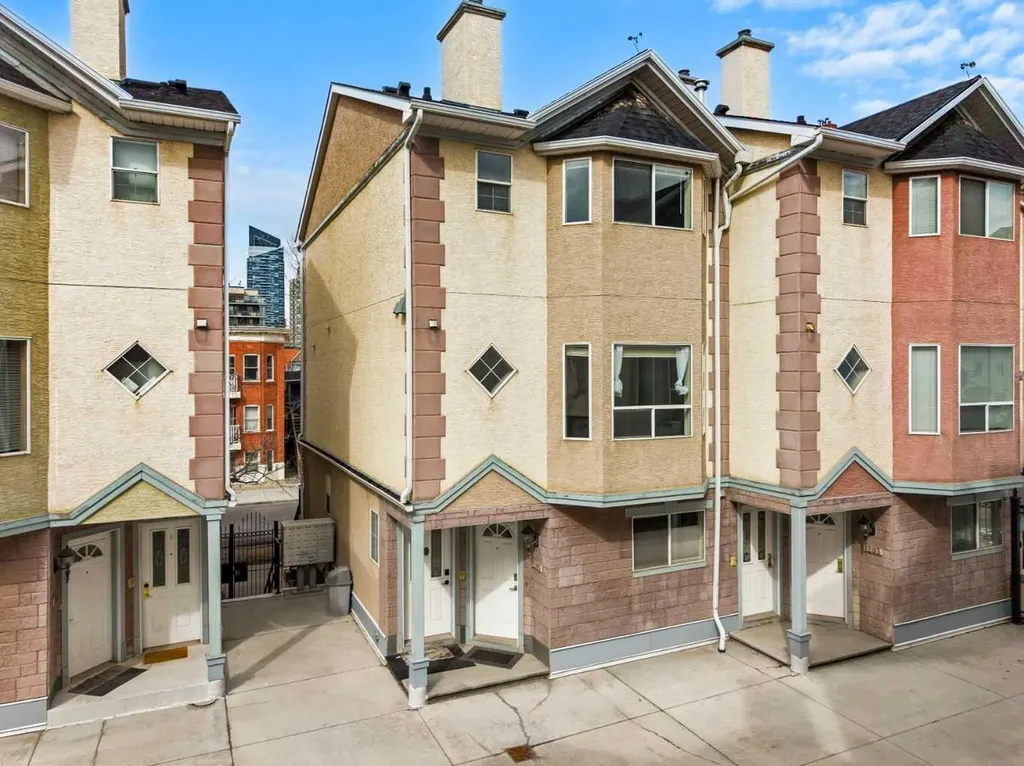 1503 11 Street SW Calgary AB T2R 1R3