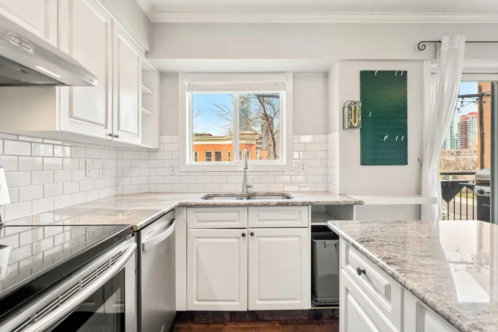 1503 11 Street SW Calgary AB T2R 1R3
