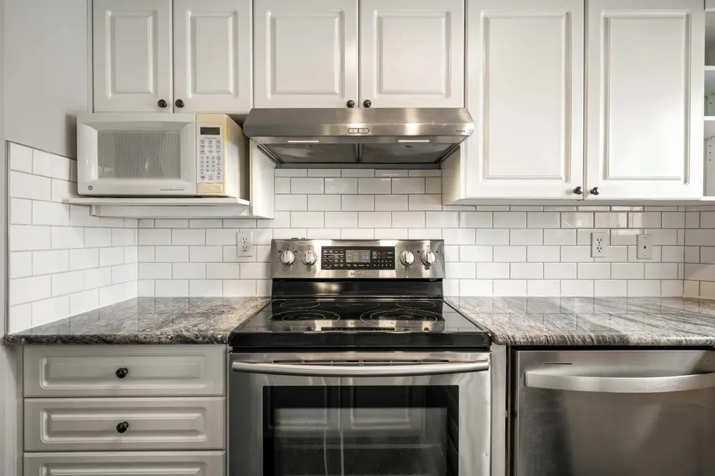 1503 11 Street SW Calgary AB T2R 1R3