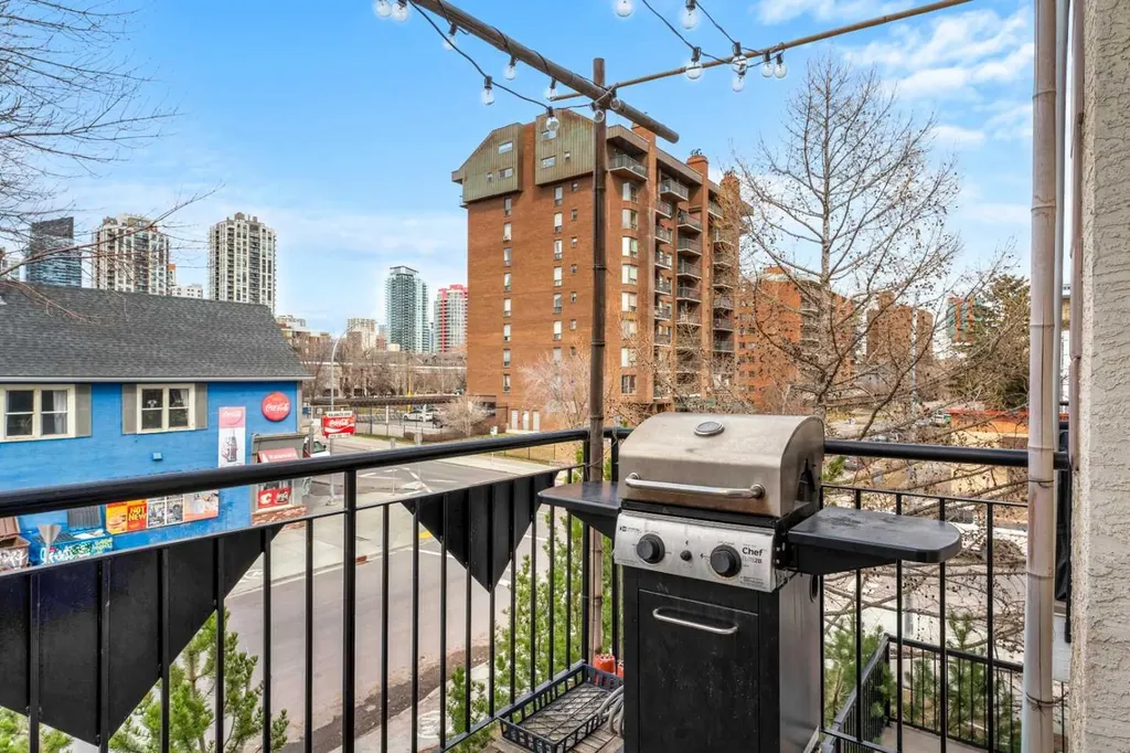 1503 11 Street SW Calgary AB T2R 1R3