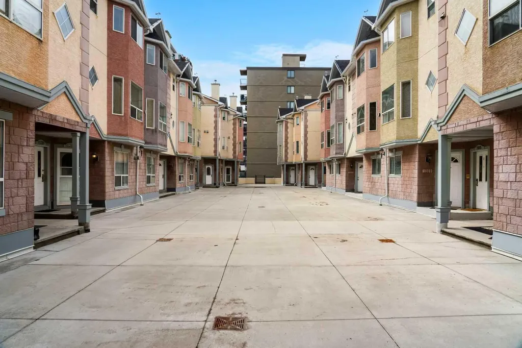1503 11 Street SW Calgary AB T2R 1R3