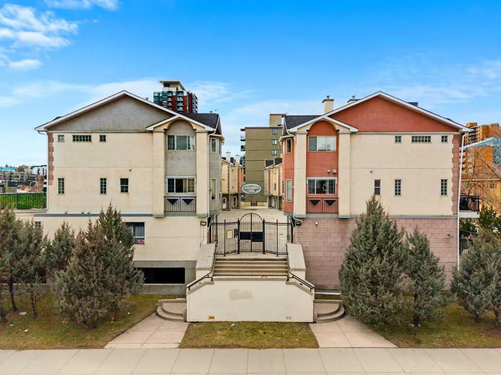 1503 11 Street SW Calgary AB T2R 1R3