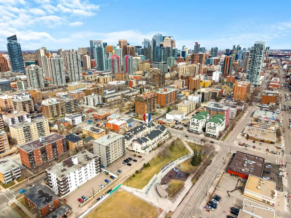 1503 11 Street SW Calgary AB T2R 1R3