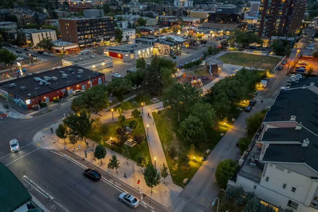1503 11 Street SW Calgary AB T2R 1R3