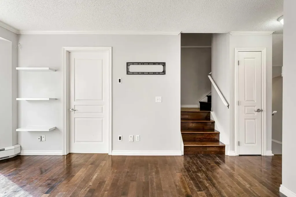 1503 11 Street SW Calgary AB T2R 1R3