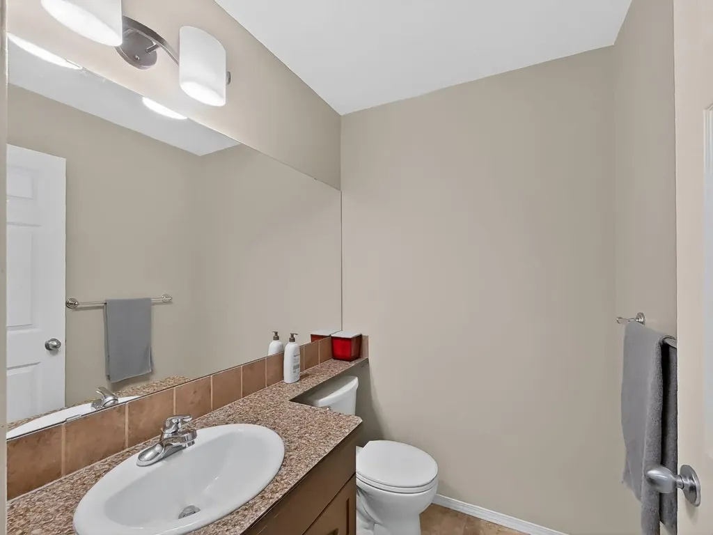 711 Sunset Place Coaldale AB T1M 0C5