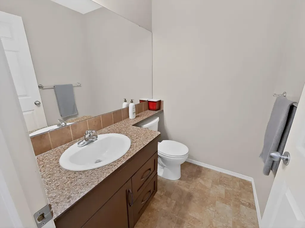 711 Sunset Place Coaldale AB T1M 0C5