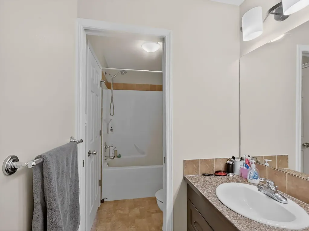 711 Sunset Place Coaldale AB T1M 0C5