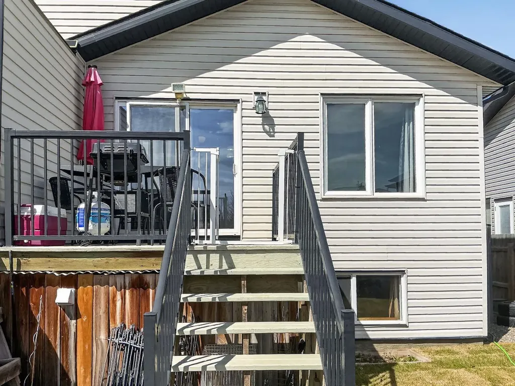 711 Sunset Place Coaldale AB T1M 0C5