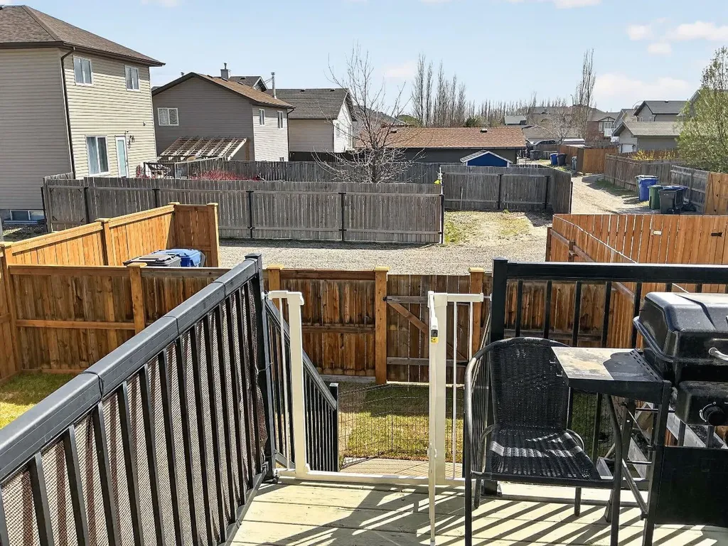 711 Sunset Place Coaldale AB T1M 0C5