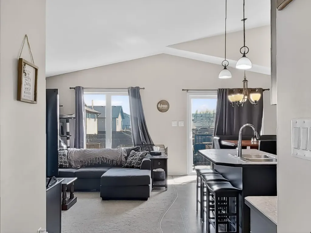 711 Sunset Place Coaldale AB T1M 0C5
