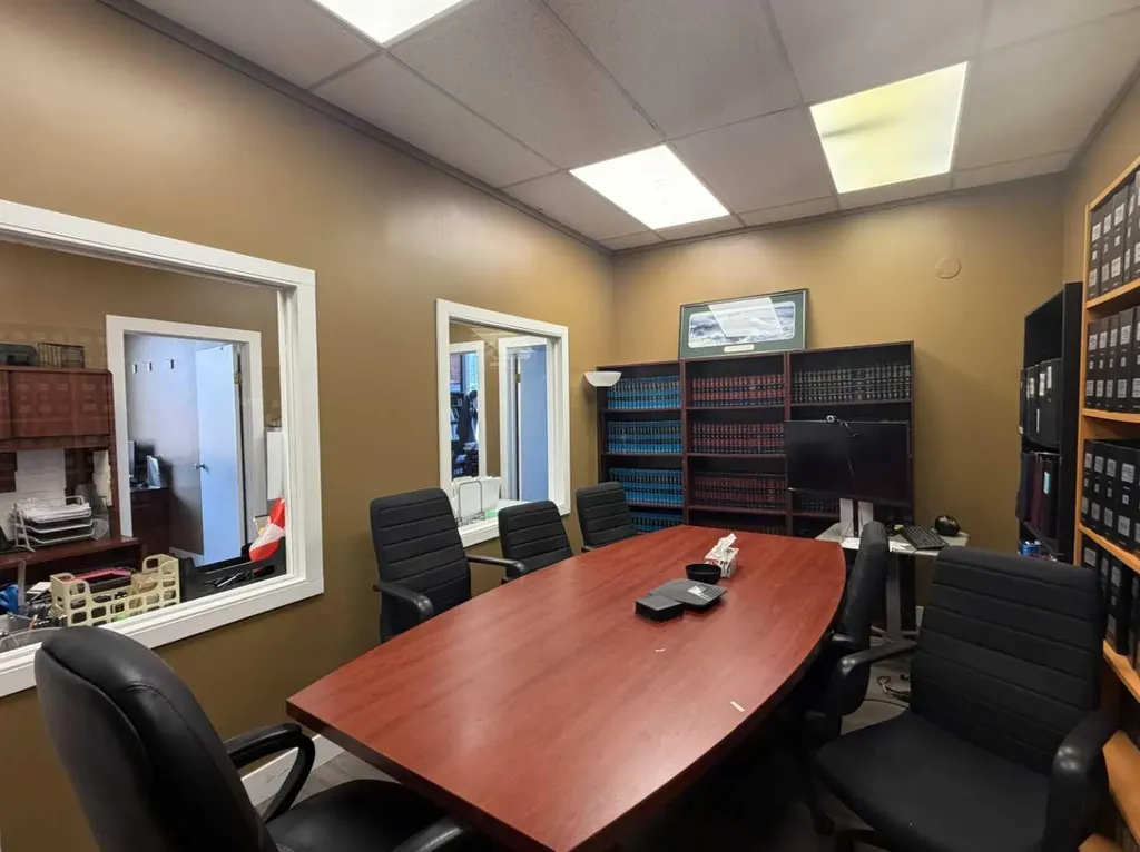 136 17 Avenue NE Calgary AB T2E 1L6