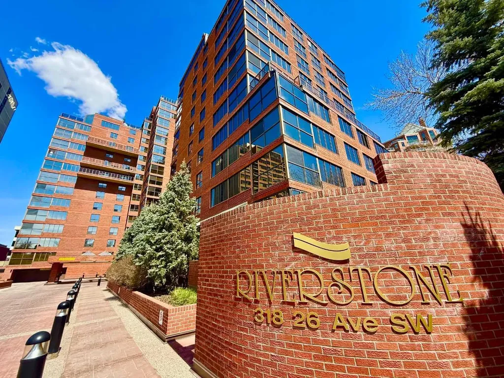 318 26 Avenue SW Calgary AB T2S 2T9