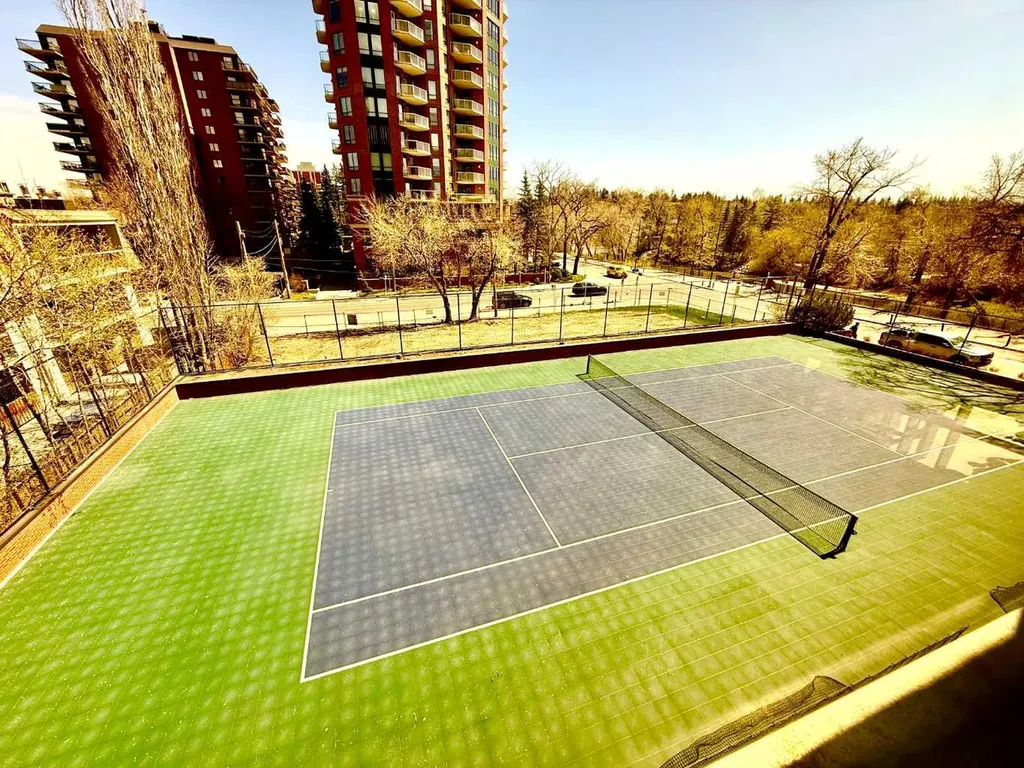 318 26 Avenue SW Calgary AB T2S 2T9