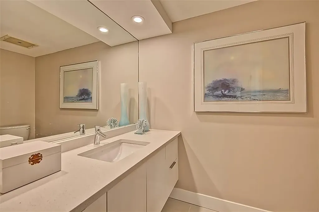 318 26 Avenue SW Calgary AB T2S 2T9