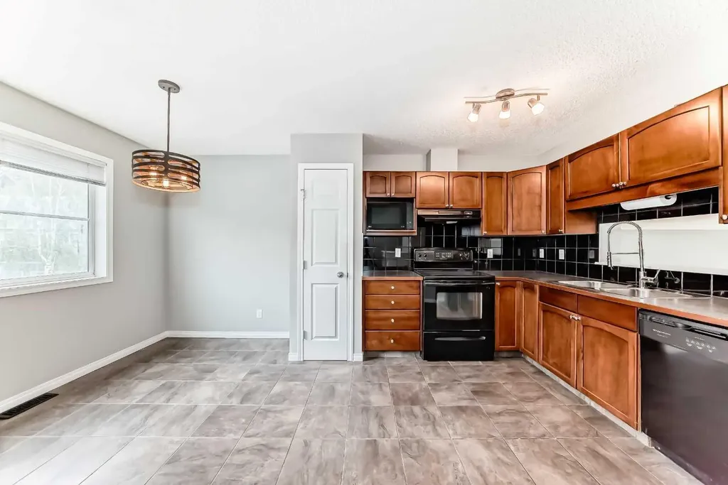 17 Copperfield Court SE Calgary AB T2Z 4Z3
