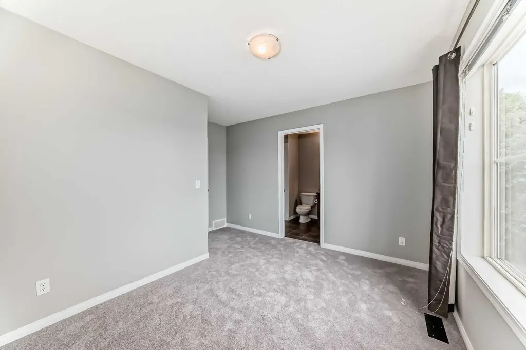 17 Copperfield Court SE Calgary AB T2Z 4Z3