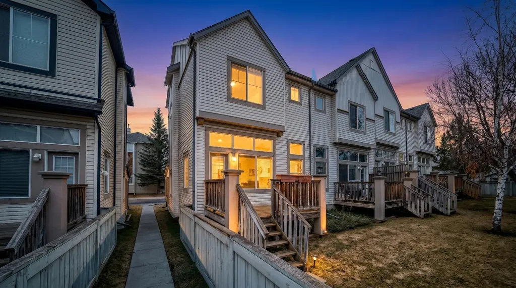 17 Copperfield Court SE Calgary AB T2Z 4Z3