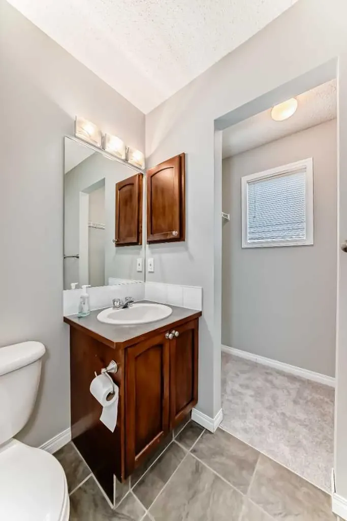 17 Copperfield Court SE Calgary AB T2Z 4Z3
