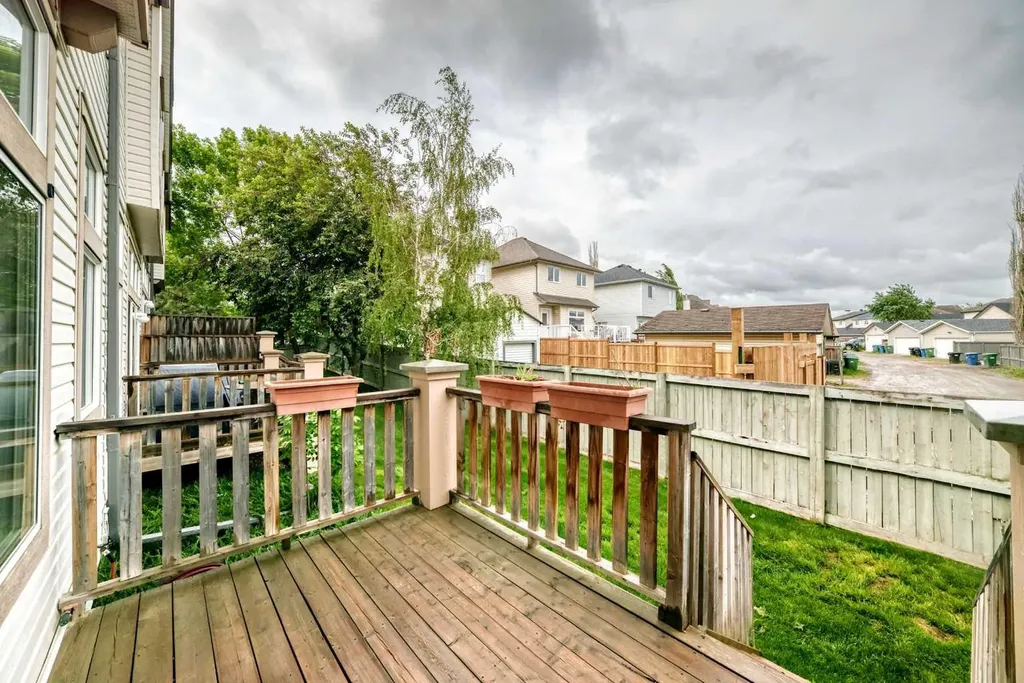 17 Copperfield Court SE Calgary AB T2Z 4Z3