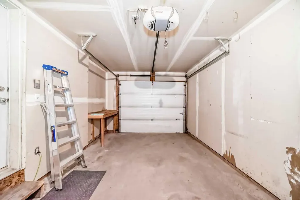 17 Copperfield Court SE Calgary AB T2Z 4Z3