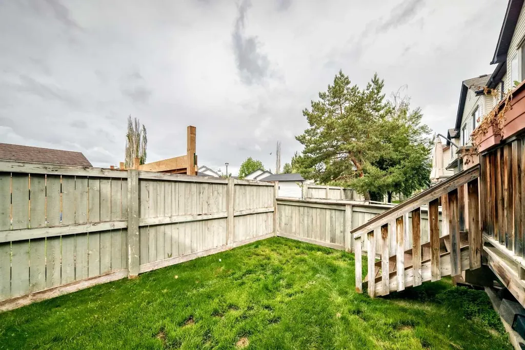 17 Copperfield Court SE Calgary AB T2Z 4Z3