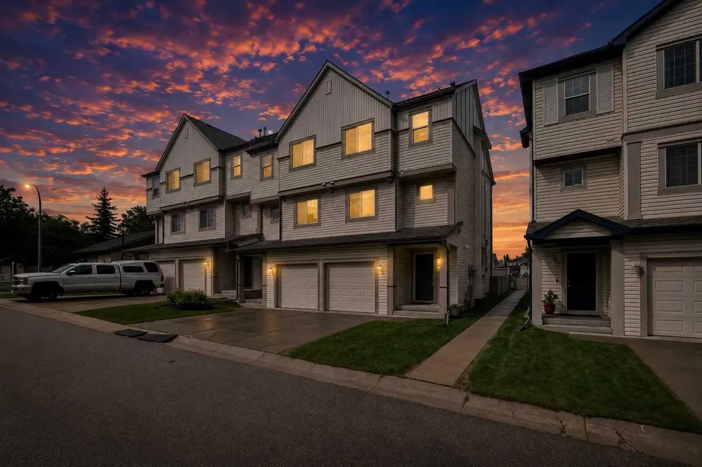 17 Copperfield Court SE Calgary AB T2Z 4Z3