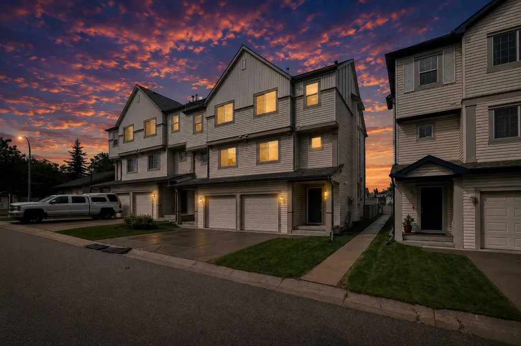 17 Copperfield Court SE Calgary AB T2Z 4Z3