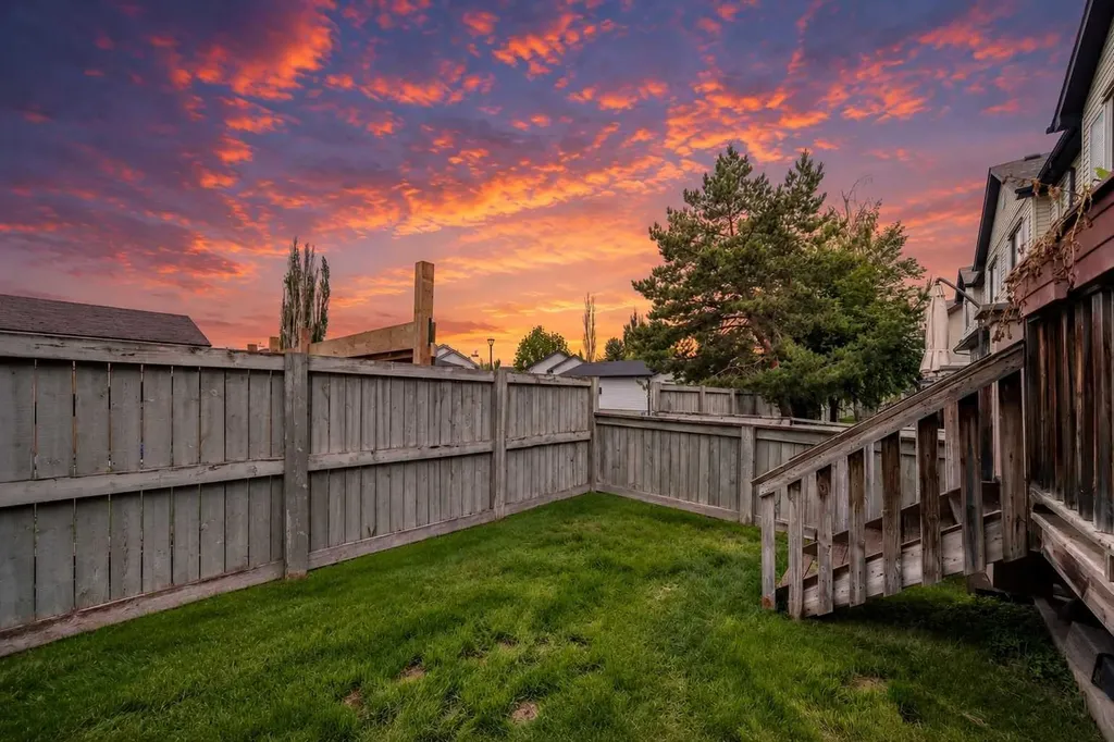 17 Copperfield Court SE Calgary AB T2Z 4Z3