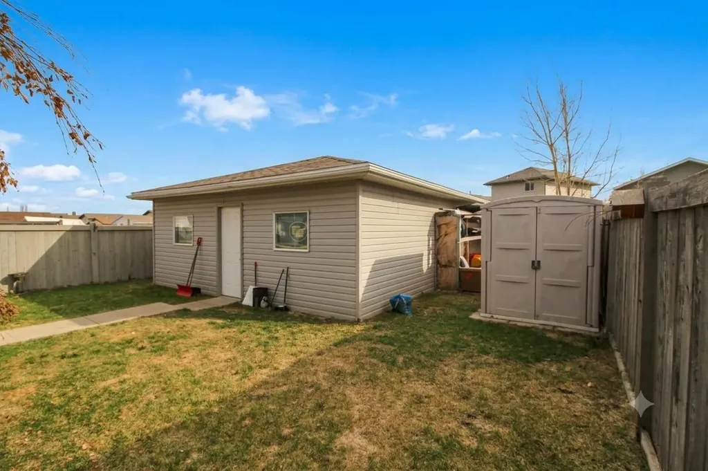 108 Pinnacle Boulevard Grande Prairie AB T8W 2V7