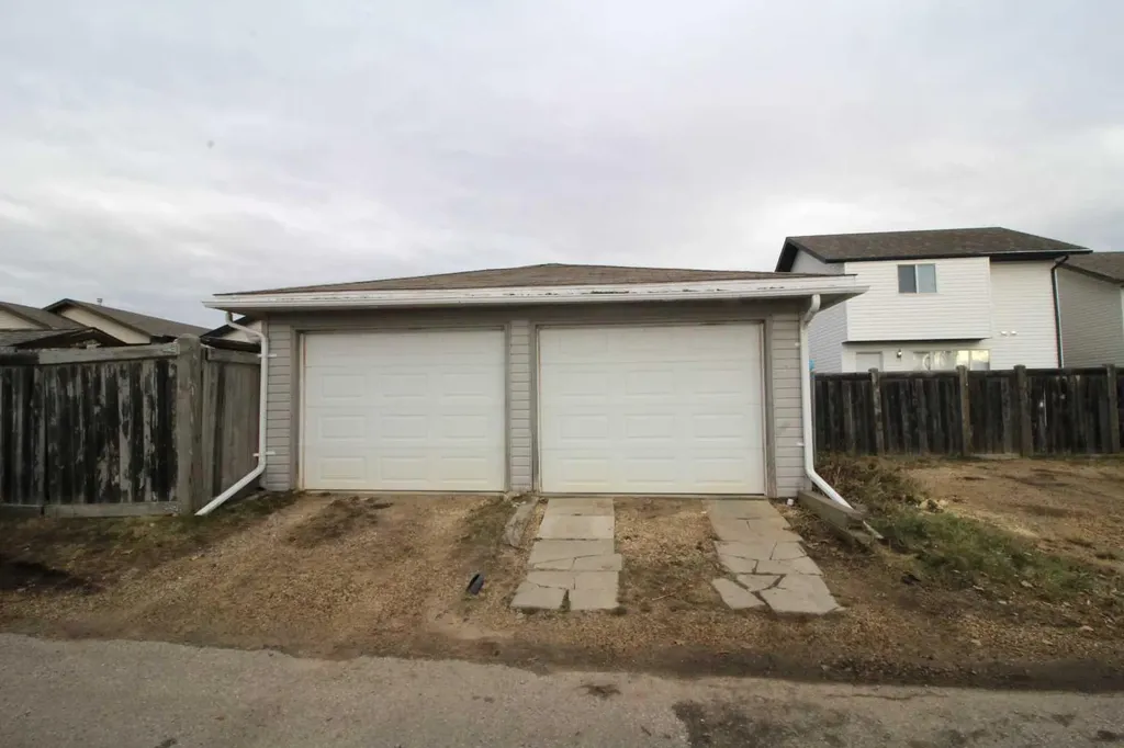 108 Pinnacle Boulevard Grande Prairie AB T8W 2V7