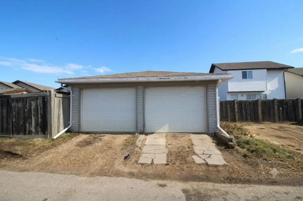 108 Pinnacle Boulevard Grande Prairie AB T8W 2V7