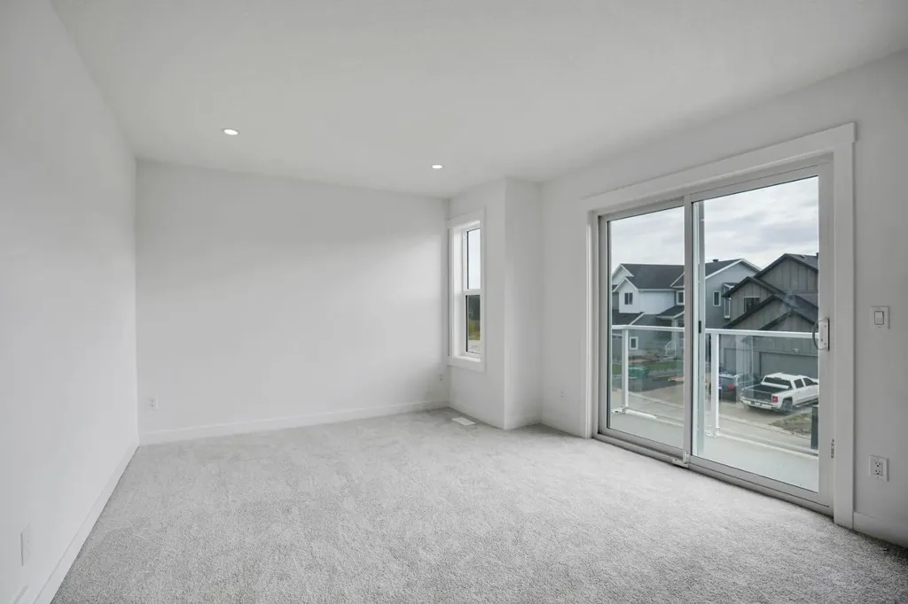 75 Sunvalley Way Cochrane AB T4C0X8