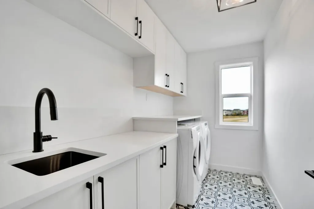 75 Sunvalley Way Cochrane AB T4C0X8