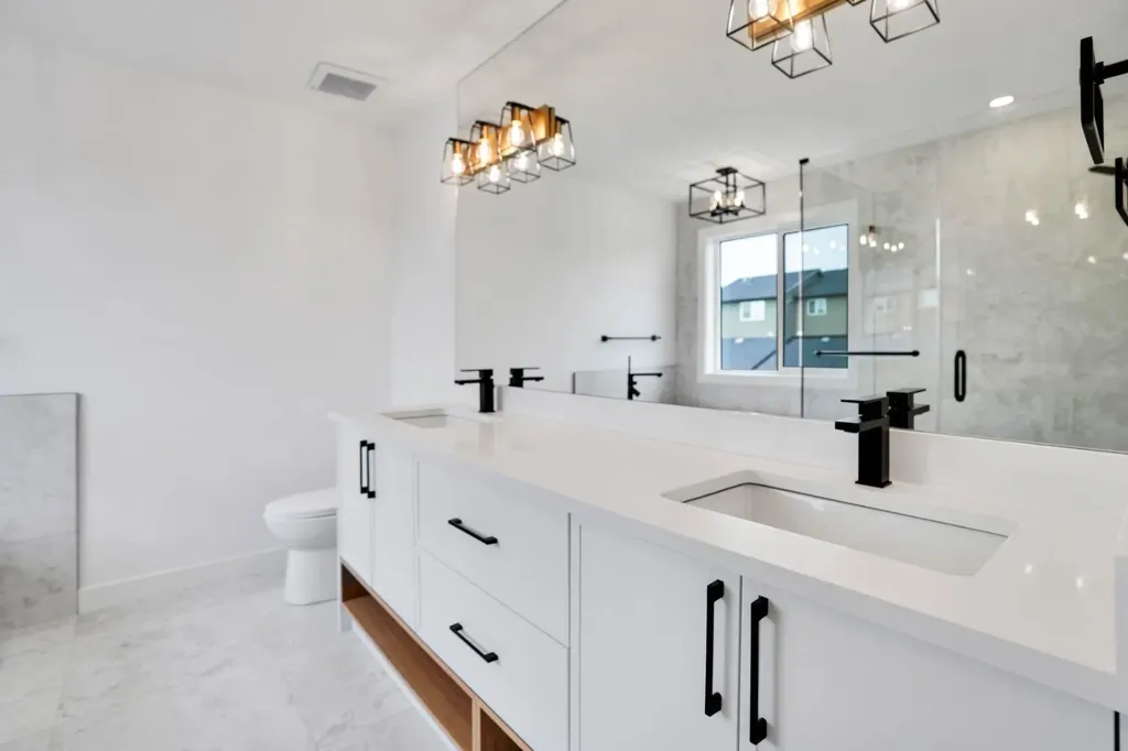 75 Sunvalley Way Cochrane AB T4C0X8